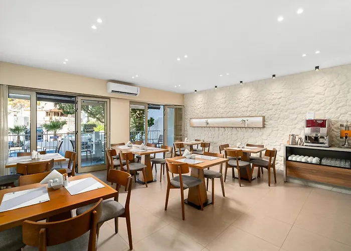 Glaros Hotel Apartment