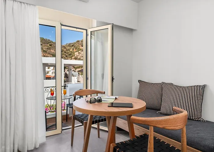 Glaros Hotel Apartment